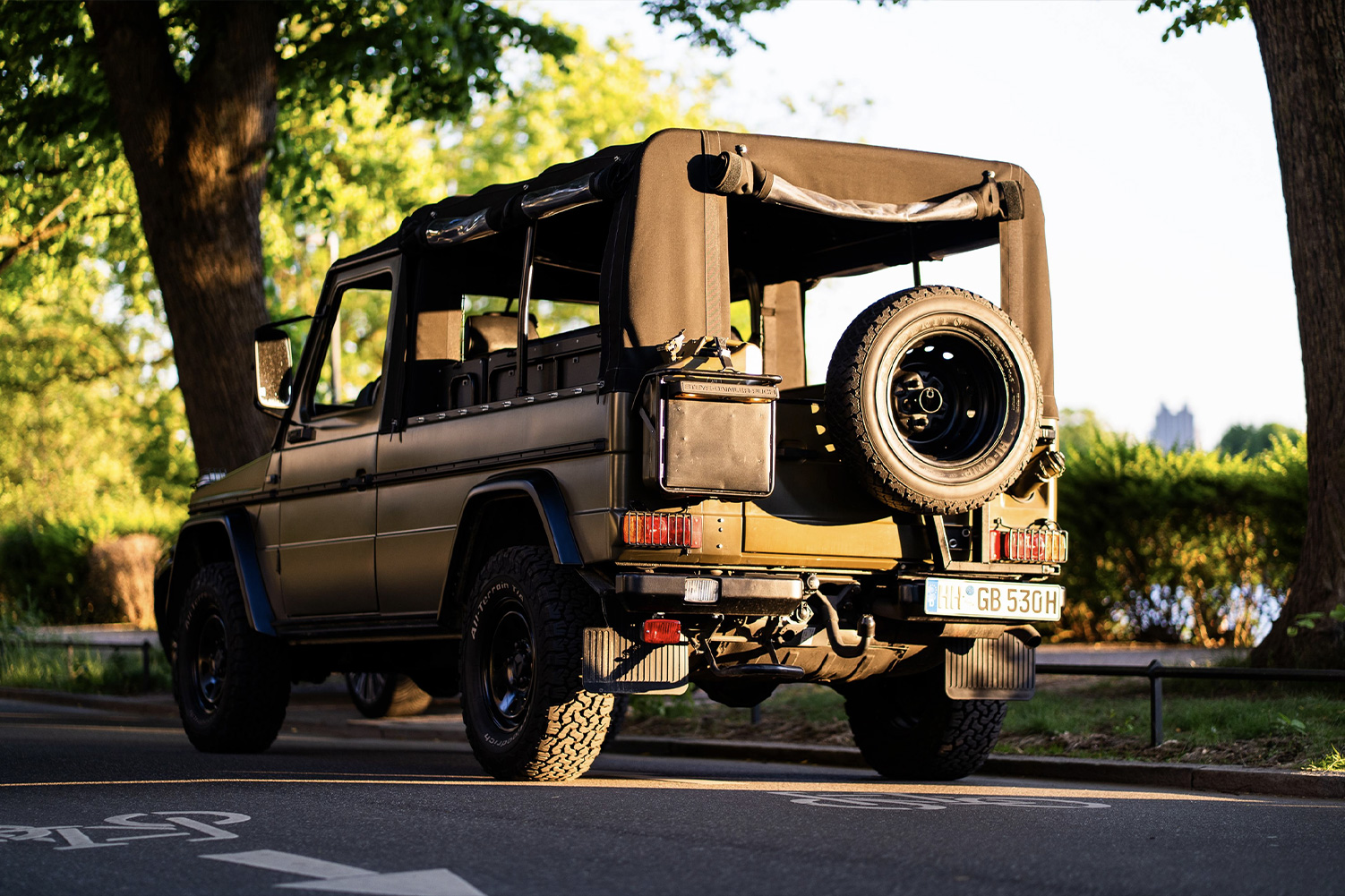 Mercedes-Benz G-Class View 2